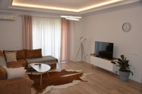 Modern Apartment Close to Lake/Castle